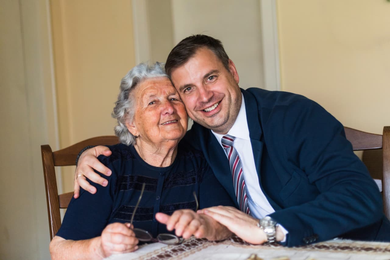 &#x2018;I plan to take out a mortgage&#x2019;: My father died. Should I buy the family home from my mom at a 40% discount?